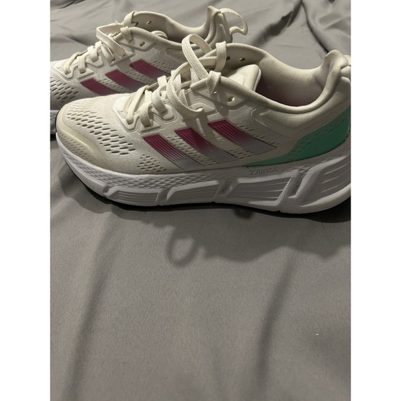 adidas Shoes - Adidas Womens Questar White Lucid Fuchsia Size 7.5 EUC Running Walking Gym